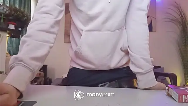 Snapshot of der_dino30 chatting on February 2026 09:33:02 AM der dino30 online show from February 2026 09:33:02 AM