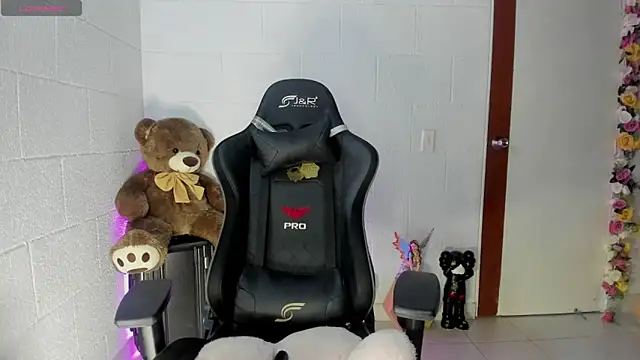 Snapshot of M_isabel25 chatting on January 2025 02:50:01 AM M isabel25 online show from January 2025 02:50:01 AM