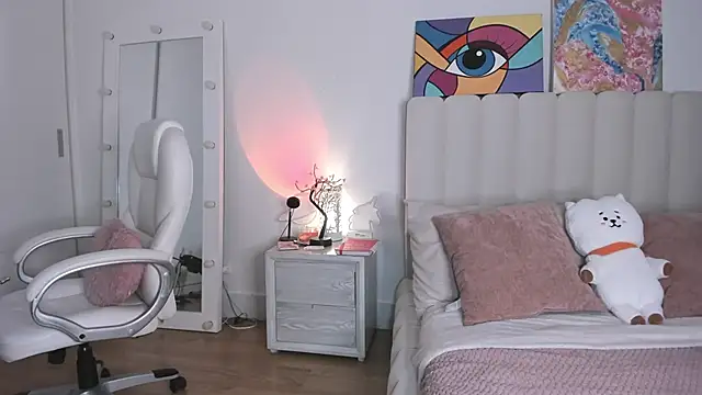 Daniela Miller  online show from September 2025 12:54:01 AM