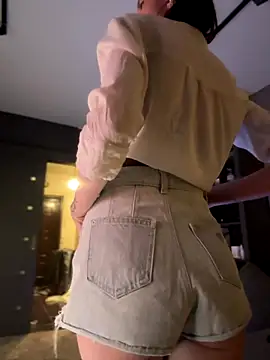 Bastet online show from December 2025 06:24:01 PM