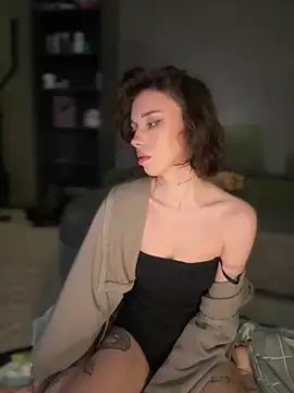 Bastet online show from November 2025 05:01:02 PM