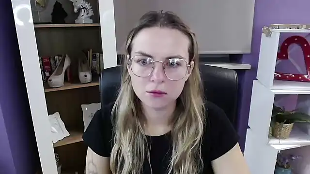 Zoey Erotic online show from October 2025 04:34:01 AM
