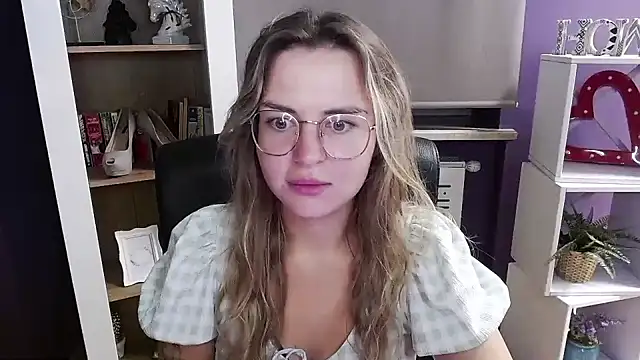 Zoey Erotic online show from October 2025 04:24:02 AM