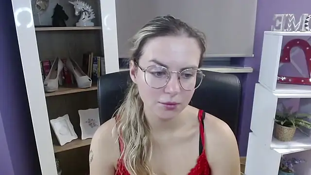 Zoey Erotic online show from September 2025 04:25:01 AM