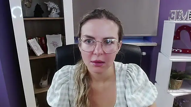 Zoey Erotic online show from September 2025 04:51:01 AM