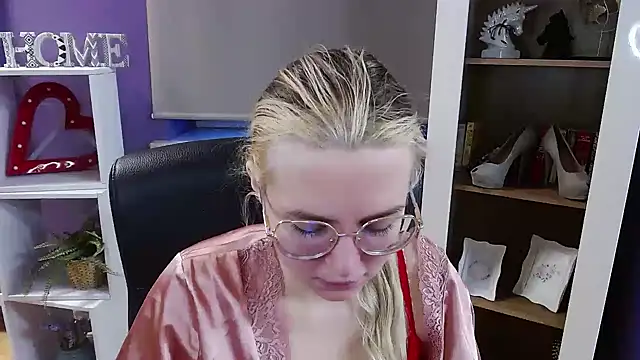 Zoey Erotic online show from February 2026 06:22:01 AM