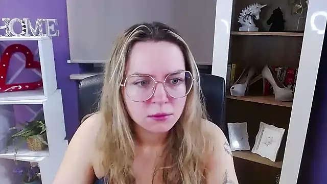 Zoey Erotic online show from January 2026 05:44:01 AM