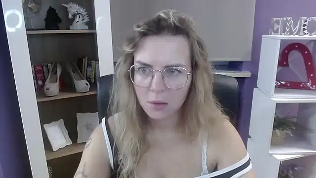 Zoey Erotic online show from September 2025 04:23:01 AM