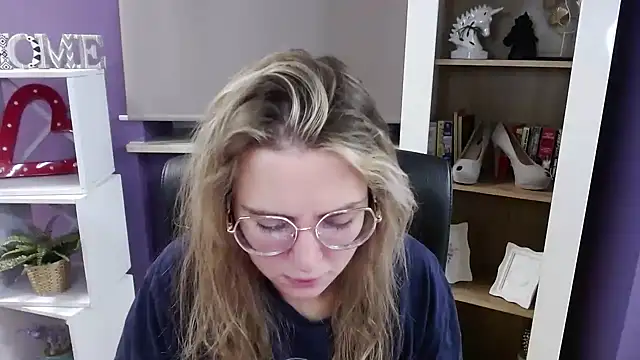 Zoey Erotic online show from November 2025 05:29:02 AM