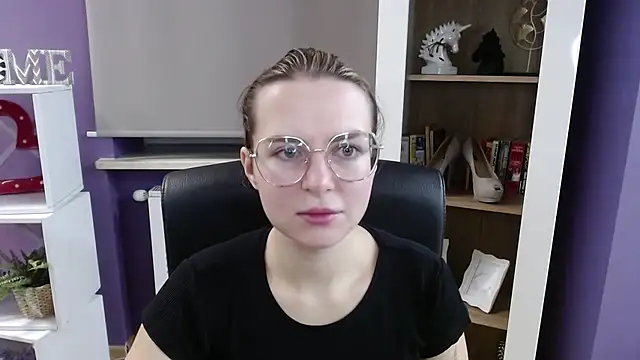 Zoey Erotic online show from November 2025 05:22:01 AM