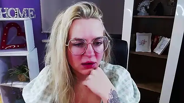 Zoey Erotic online show from February 2026 05:35:01 AM