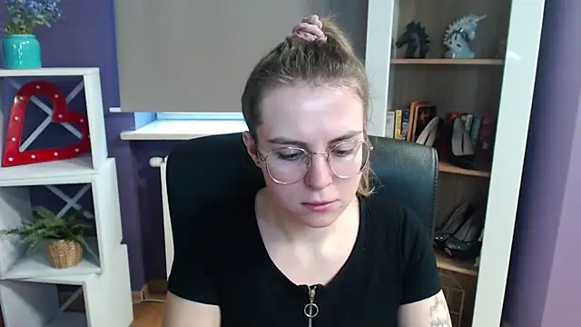 Zoey Erotic online show from February 2025 01:55:02 PM