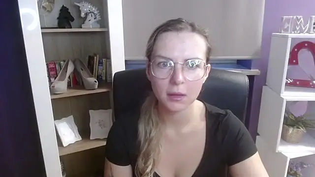 Zoey Erotic online show from September 2025 04:24:01 AM