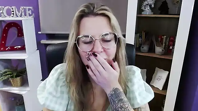 Zoey Erotic online show from November 2025 05:30:02 AM