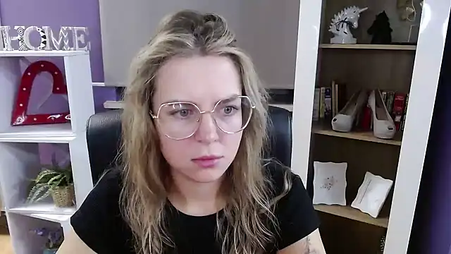 Zoey Erotic online show from November 2025 05:32:02 AM