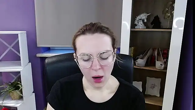 Zoey Erotic online show from April 2026 04:36:01 AM