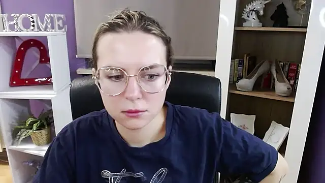 Zoey Erotic online show from December 2025 05:41:01 AM