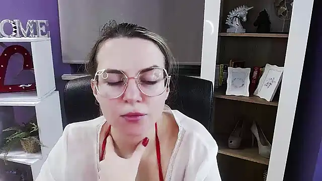 Zoey Erotic online show from December 2025 05:51:01 AM