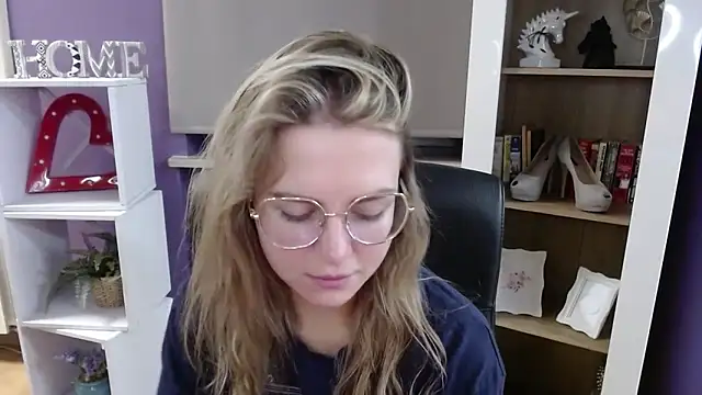 Zoey Erotic online show from November 2025 05:34:01 AM