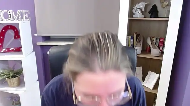 Zoey Erotic online show from November 2025 05:33:02 AM