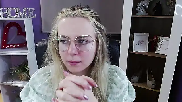 Zoey Erotic online show from February 2026 05:36:02 AM