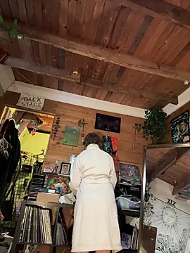 Snapshot of courtneyoccult chatting on December 2024 10:34:01 PM courtneyoccult online show from December 2024 10:34:01 PM