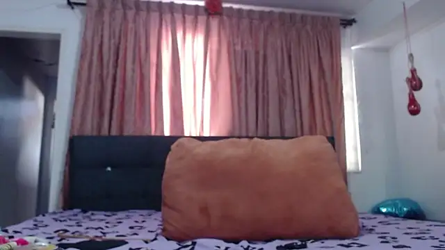 Snapshot of linapalacios chatting on July 2026 02:39:02 PM linapalacios online show from July 2026 02:39:02 PM