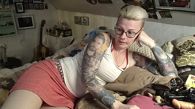 MaryG online show from February 2025 04:25:02 PM