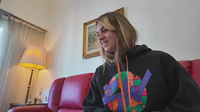 Elnonoykeila77 online show from April 2026 05:52:02 PM