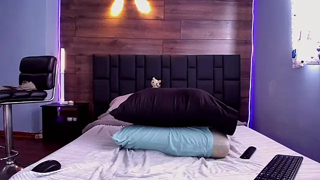 anthonylatynxd online show from November 2025 07:07:01 PM