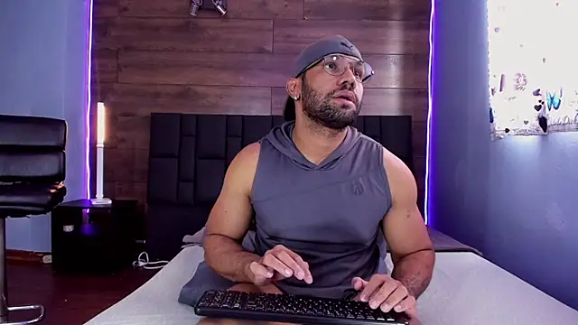 anthonylatynxd online show from November 2025 07:36:02 PM