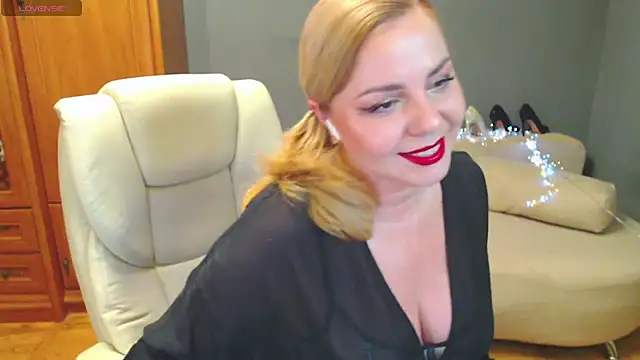 Snapshot of Cute_sun chatting on September 2025 04:35:02 PM Cute sun online show from September 2025 04:35:02 PM