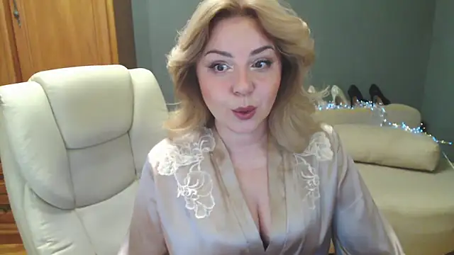 Snapshot of Cute_sun chatting on October 2025 09:43:01 AM Cute sun online show from October 2025 09:43:01 AM