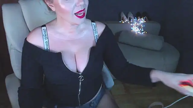 Cute sun online show from November 2025 04:45:02 PM