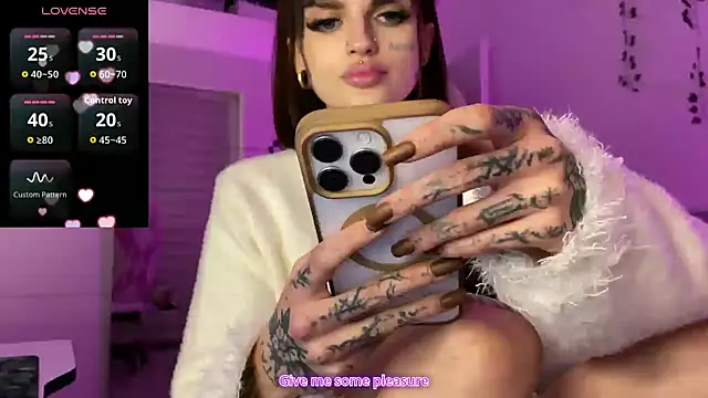 Snapshot of AkumaAmai chatting on October 2025 07:03:01 PM AkumaAmai online show from October 2025 07:03:01 PM