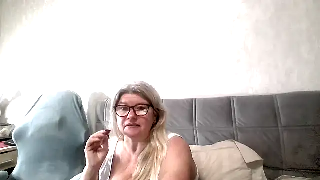 Diana 49 online show from April 2026 06:25:02 PM