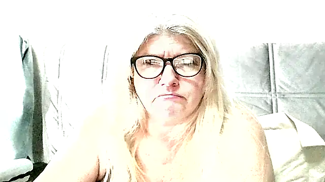Diana 49 online show from April 2026 02:46:01 AM