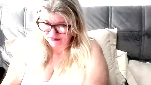 Diana 49 online show from March 2026 10:11:01 PM