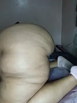 Snapshot of iamSunflower900 chatting on February 2026 07:22:01 PM iamSunflower900 online show from February 2026 07:22:01 PM