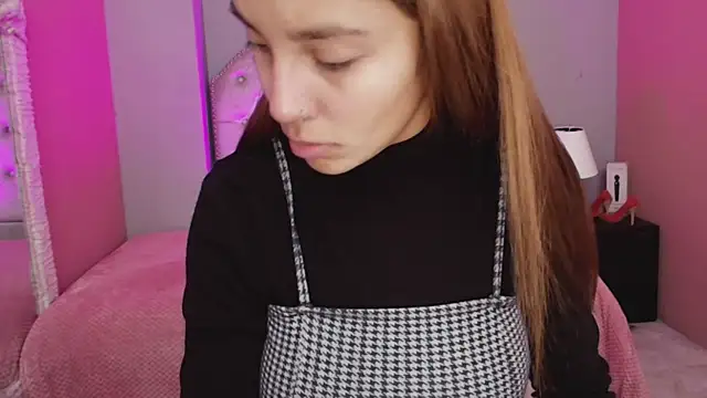 Snapshot of AnisiaFarina chatting on March 2025 12:11:02 PM AnisiaFarina online show from March 2025 12:11:02 PM