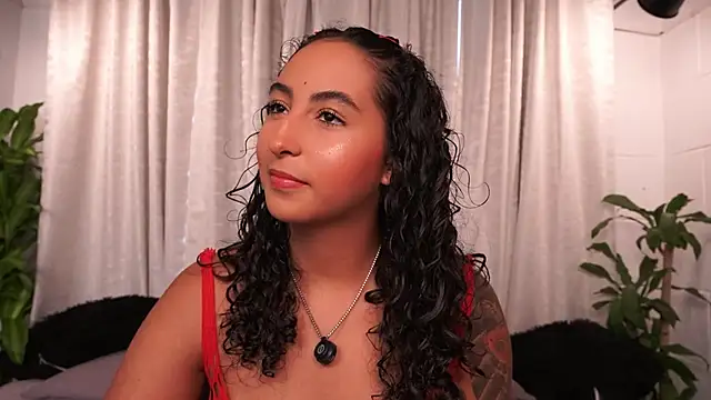 agatha collins  online show from December 2025 07:27:01 PM