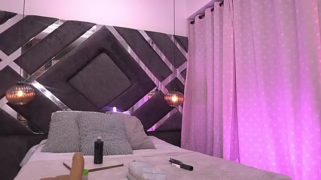 violeta aroca online show from October 2025 03:03:01 AM