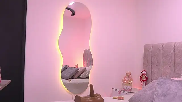 violeta aroca online show from December 2025 03:06:02 AM