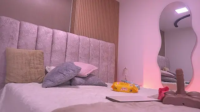 violeta aroca online show from March 2026 03:14:01 AM