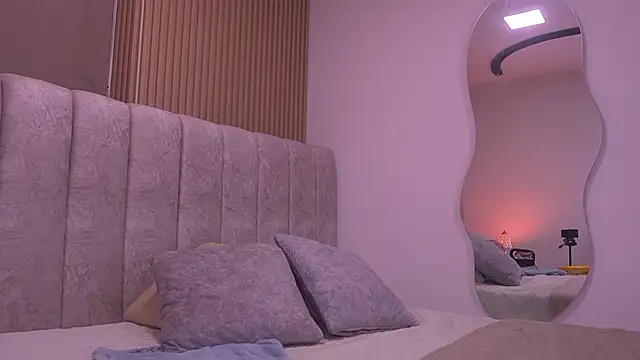 violeta aroca online show from March 2026 03:12:01 AM