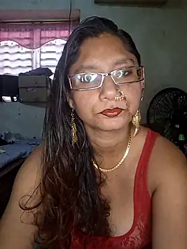 Snapshot of Sivanija_21 chatting on February 2025 07:04:02 PM Sivanija 21 online show from February 2025 07:04:02 PM