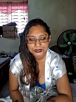 Snapshot of Sivanija_21 chatting on February 2025 04:27:01 PM Sivanija 21 online show from February 2025 04:27:01 PM