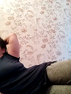 Zulfiya Bruce online show from February 2026 01:54:01 PM