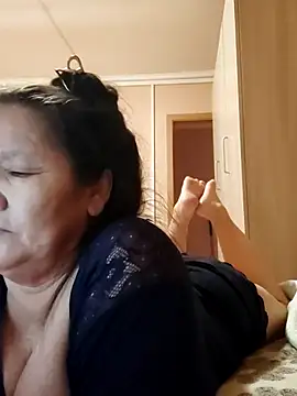 Zulfiya Bruce online show from February 2026 03:56:01 PM