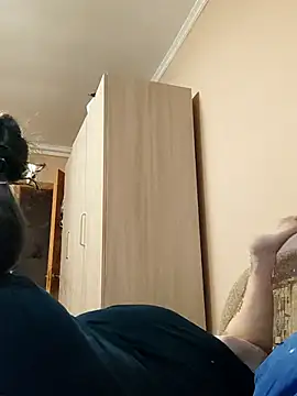 Zulfiya Bruce online show from December 2025 08:04:02 PM